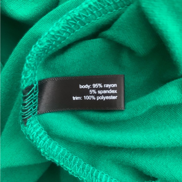 Green sleeveless top with front pleat detail - Picture 3 of 3